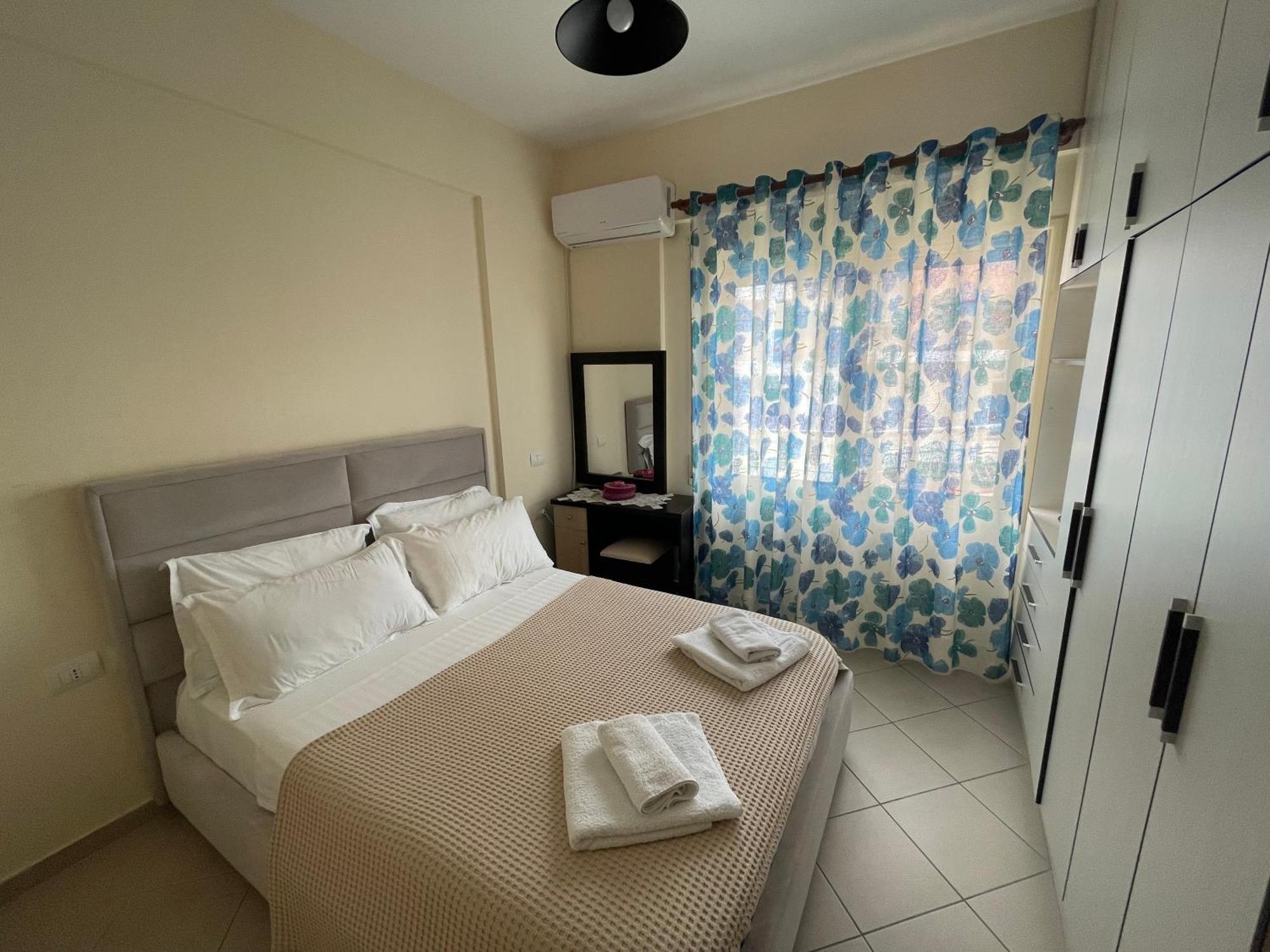 Ioanian Blue Apartament Himarë Exterior foto