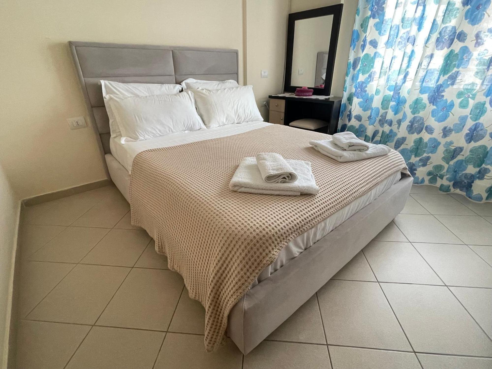 Ioanian Blue Apartament Himarë Exterior foto