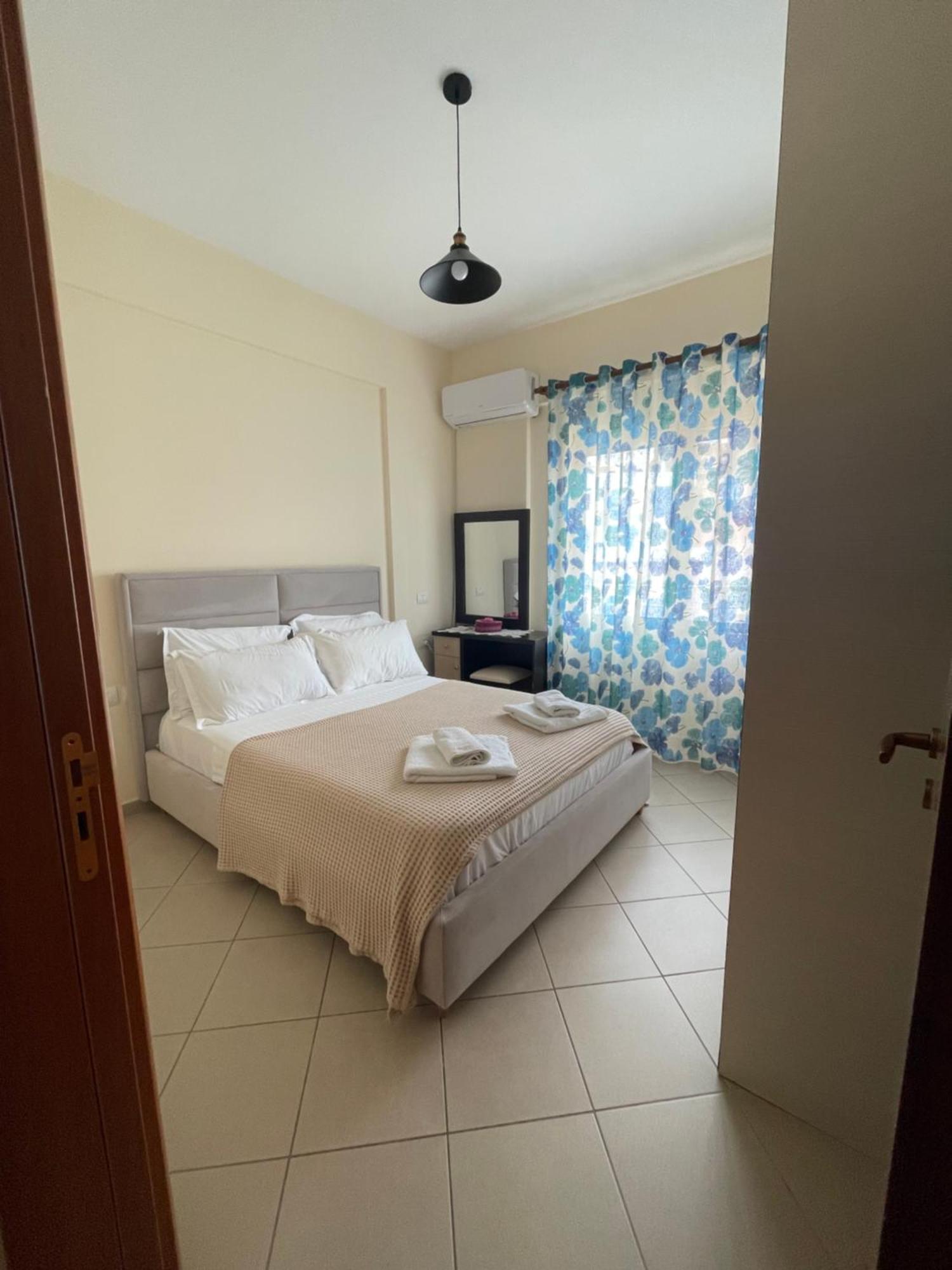 Ioanian Blue Apartament Himarë Exterior foto
